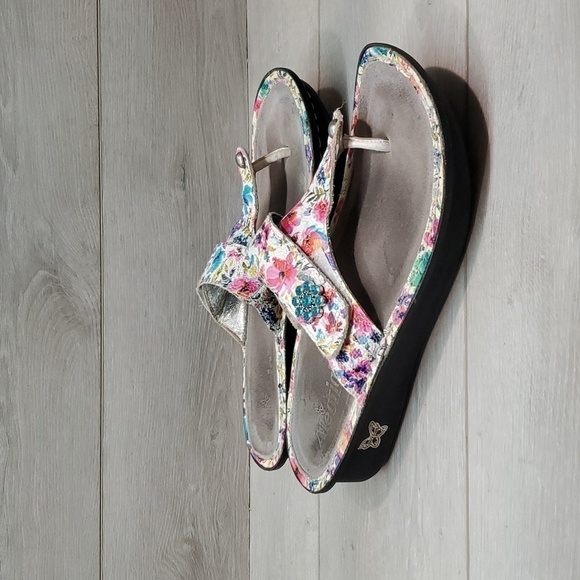 Alegria Women CAR-139C Thong Floral Wedge Sandals shoes sz 41/10.5-11 - Picture 1 of 12